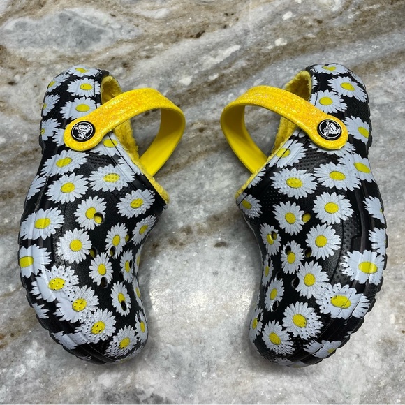 CROCS CROCS Lined Classic Clog Vacay Vibe Daisy Print Girls Size J1 Yellow Black - Picture 9 of 9